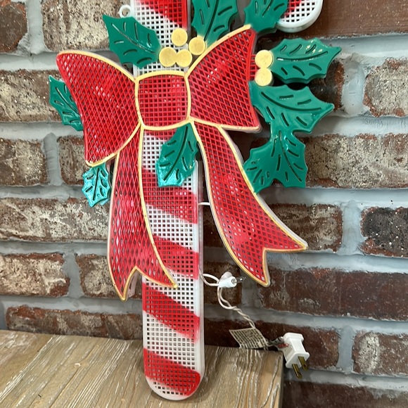 Vintage Candy Cane & Holly Christmas Light Hanging - Picture 5 of 9